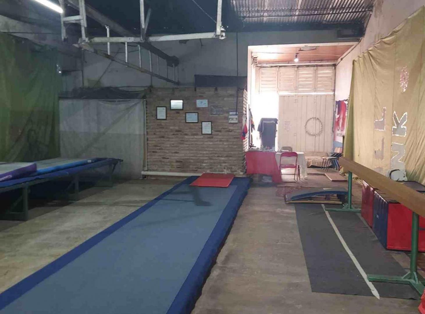 Foto de LOCAL CON DEPOSITO EN VENTA EN ARRECIFES, imagen 4