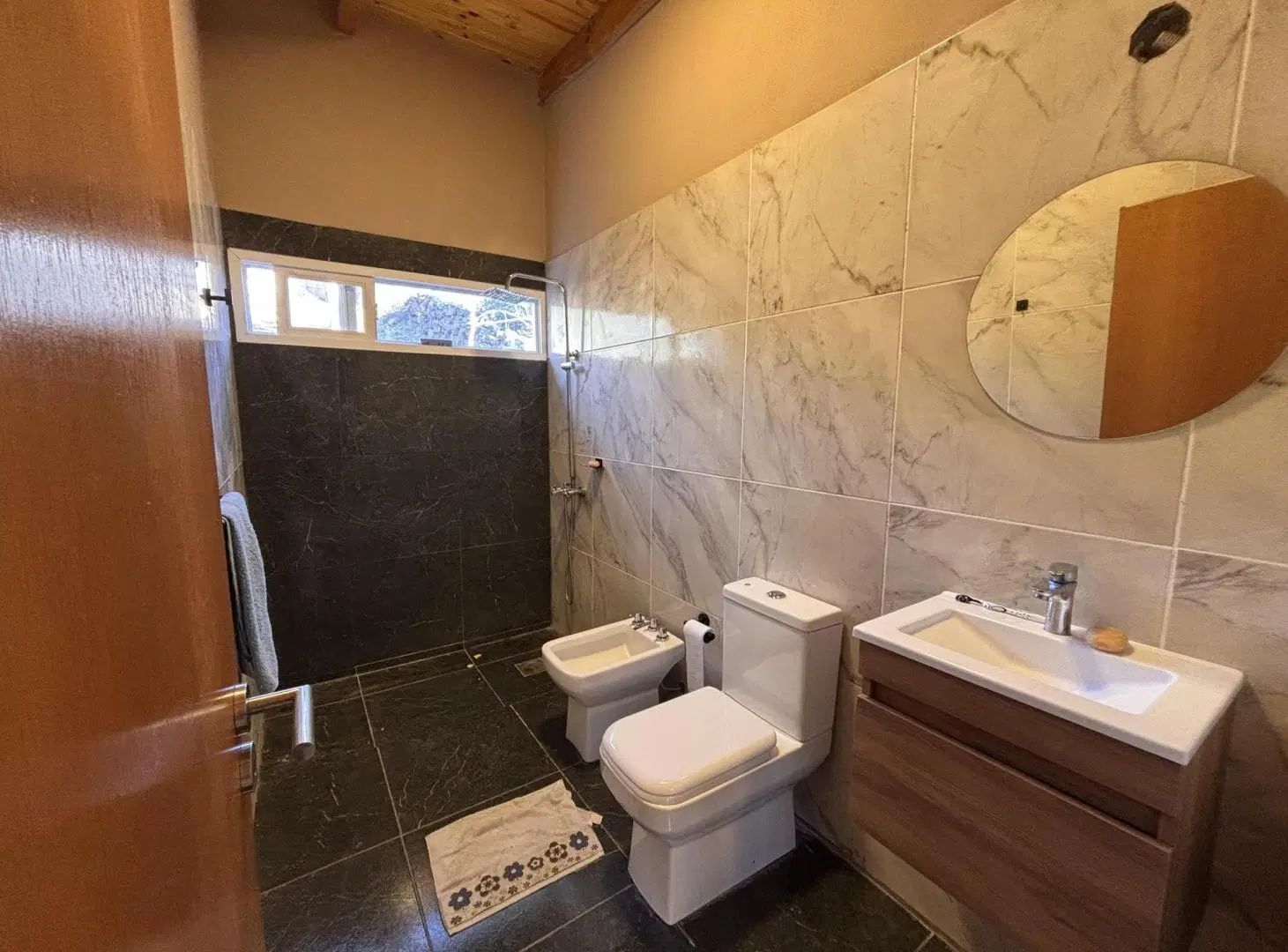 Casa con 1 hectárea y proyecto turístico  Barrio El Silencio, Villa Berna 2
