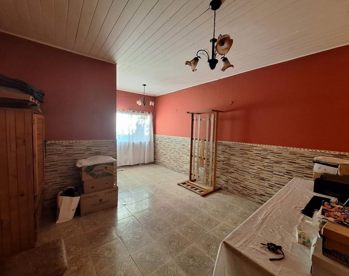 Chalet 4 Ambientes con Pileta 1