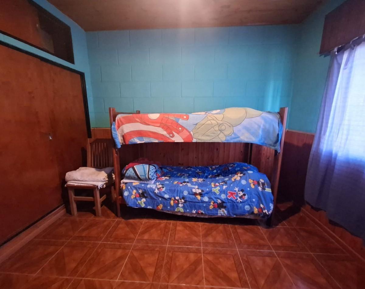 Chalet 4 Ambientes con Pileta 2