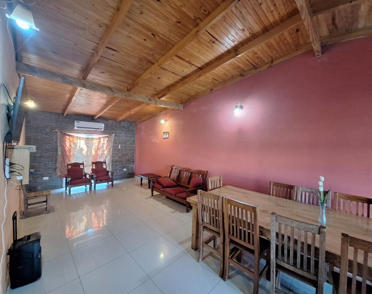 Chalet 4 Ambientes con Pileta 4