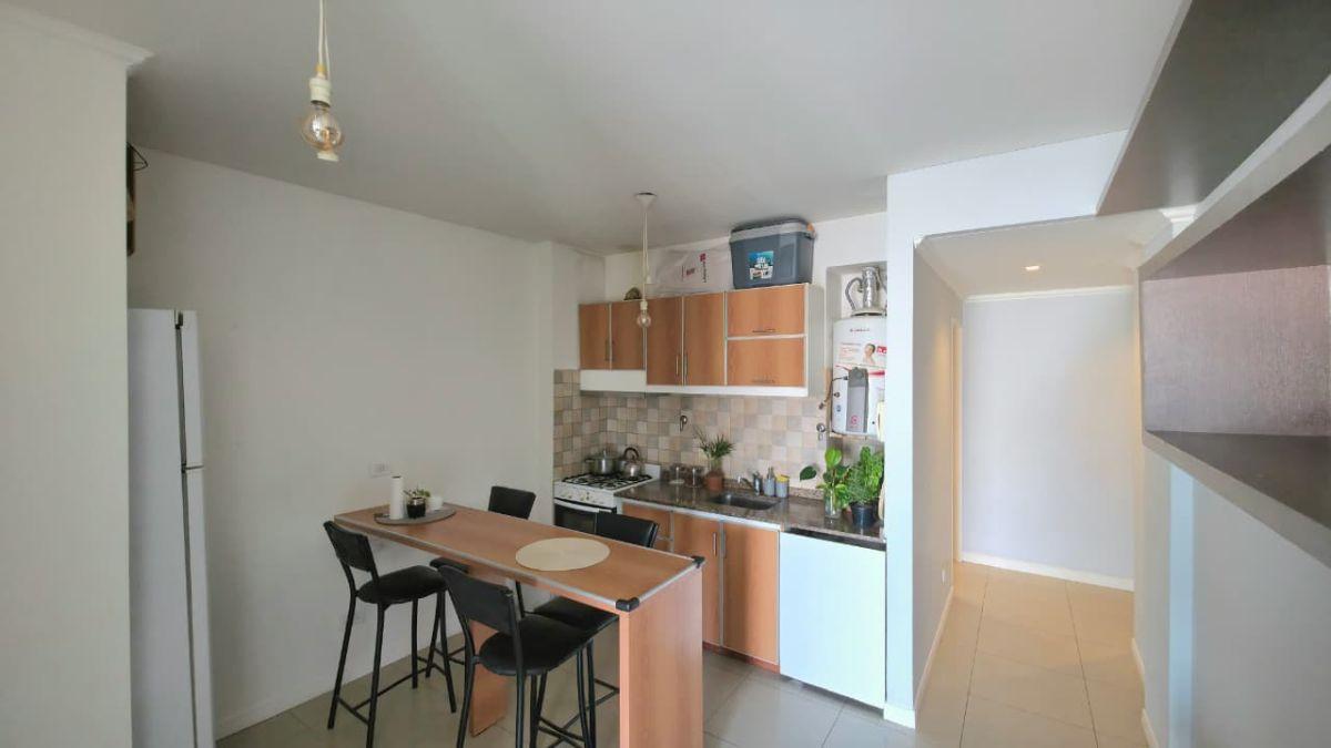 Monoambiente Funcional Dividido y con Balcón - Ideal Vivienda o Consultorio.