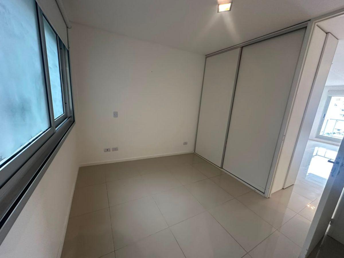 Foto de Luminoso Departamento Dos Ambientes en Alquiler, imagen 1