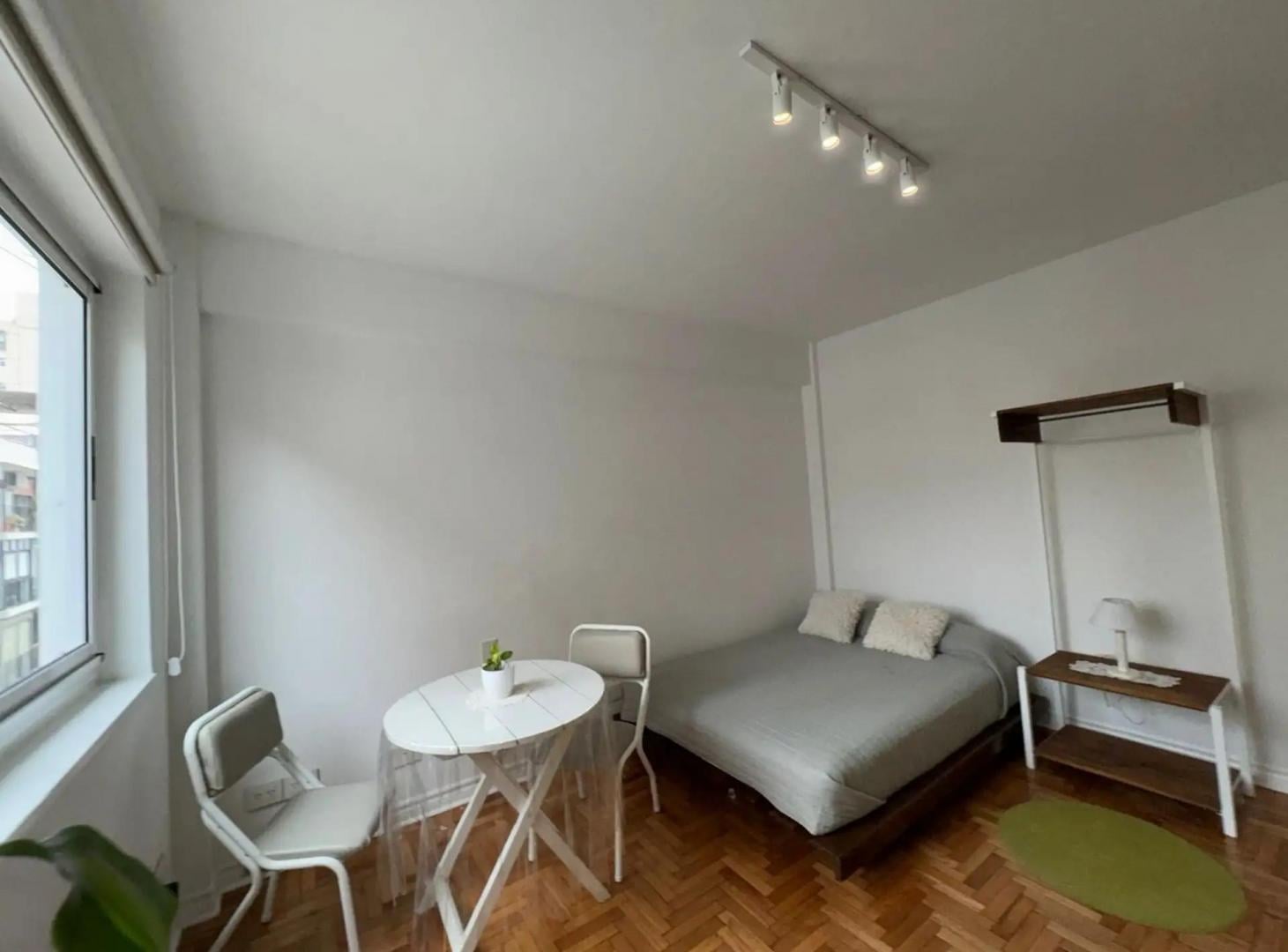 Foto de Monoambiente en Alquiler - EXCELENTE UBICACIÓN, imagen 5