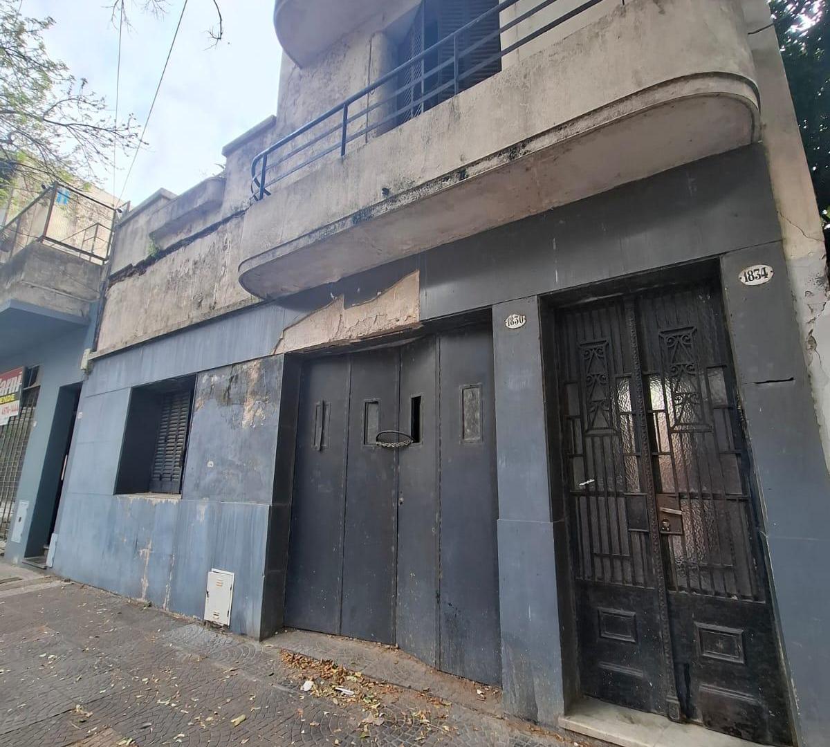 Foto de ¡EXCELENTE OPORTUNIDAD DE INVERSIÓN! Gran PH a reciclar de 7 ambientes, imagen 1
