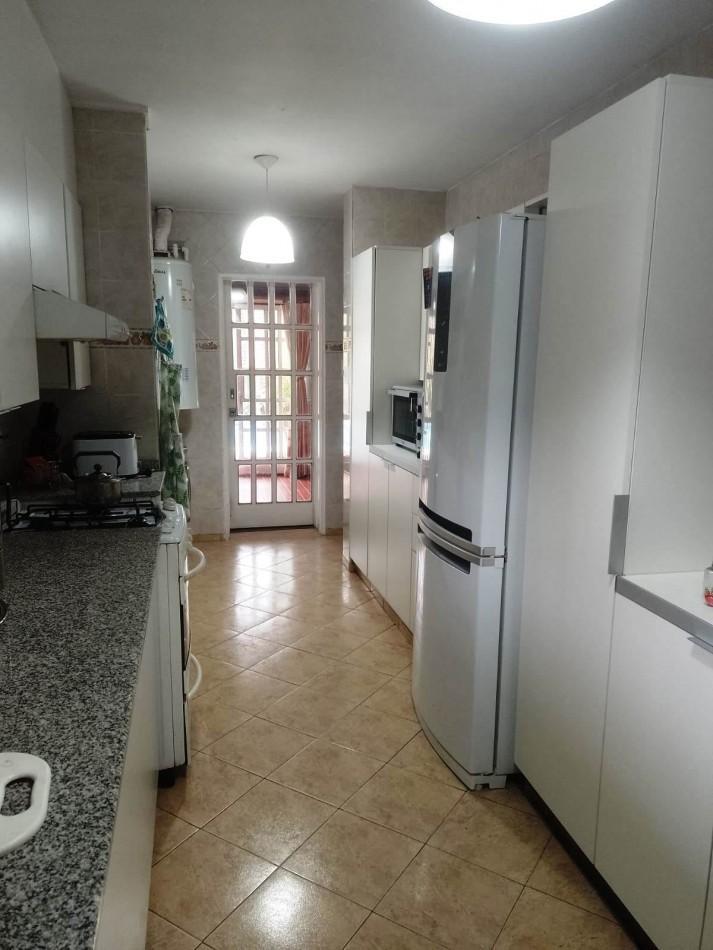 Hermosa Casa en Venta en Bo Parque Velez Sarfield 1