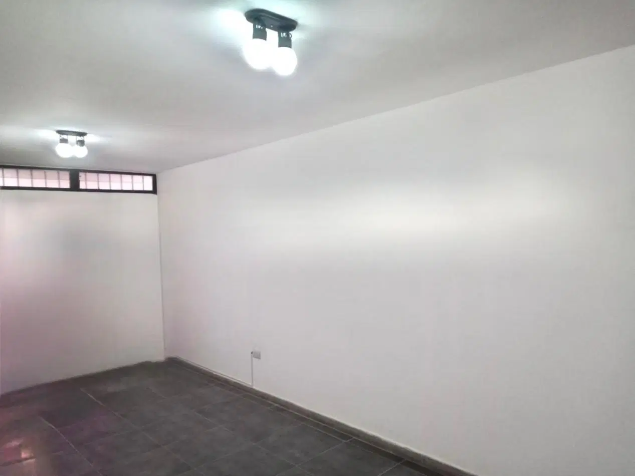 HERMOSO LOCAL EN ALQUILER SOBRE CALLE LAGUNILLA 4