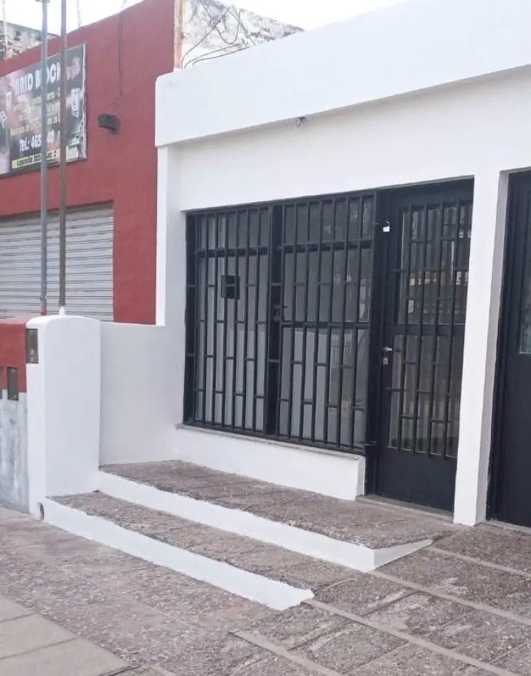 HERMOSO LOCAL EN ALQUILER SOBRE CALLE LAGUNILLA 5