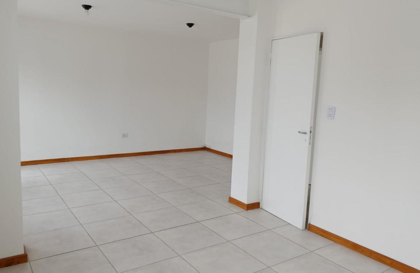 Foto de LOCAL / OFICINAS EN ALQUILER, imagen 1