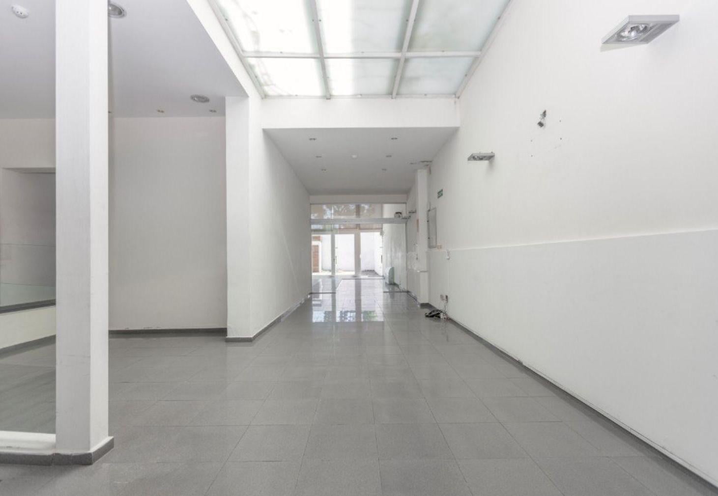 Foto de Casa en alquiler en Tres Cruces para empresa, imagen 4
