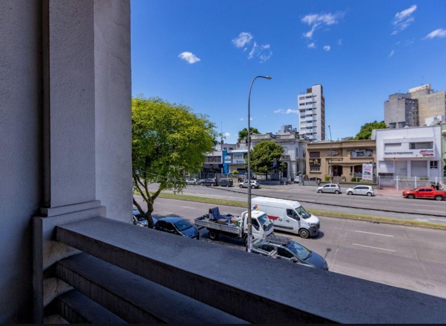 Foto de Casa en alquiler en Tres Cruces para empresa, imagen 1