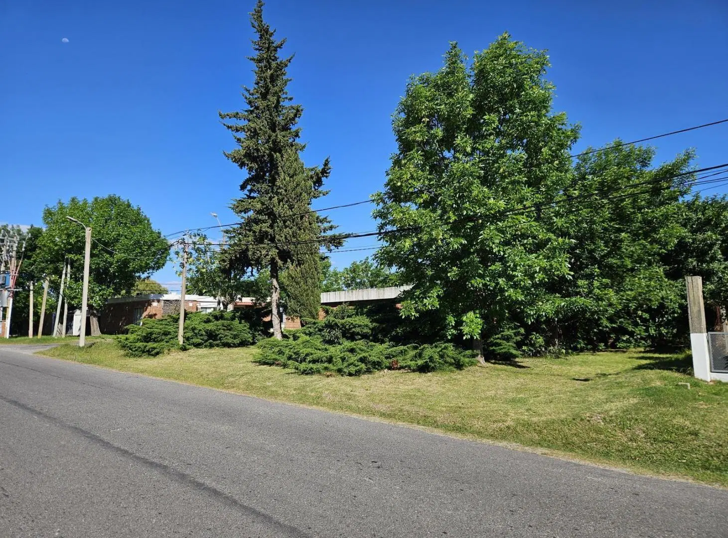 Venta de Terreno en Colonia del Sacramento 1.385mts con 292 mts2 Edificados 4