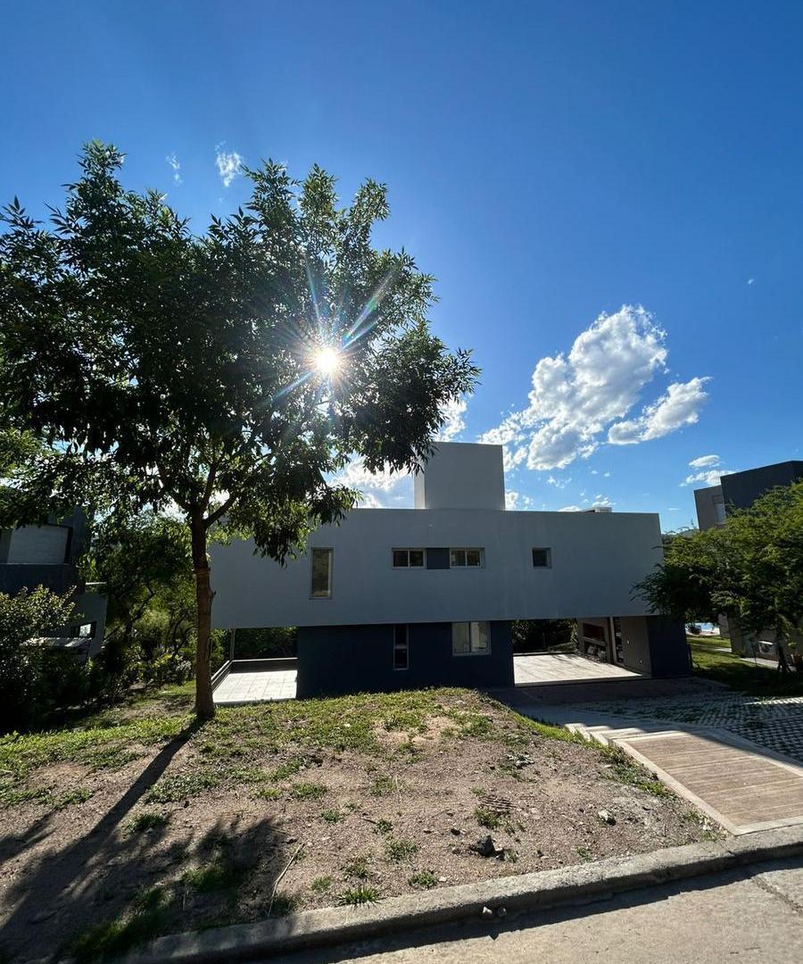 Casa a estrenar en Estancia Q2, Mendiolaza.
