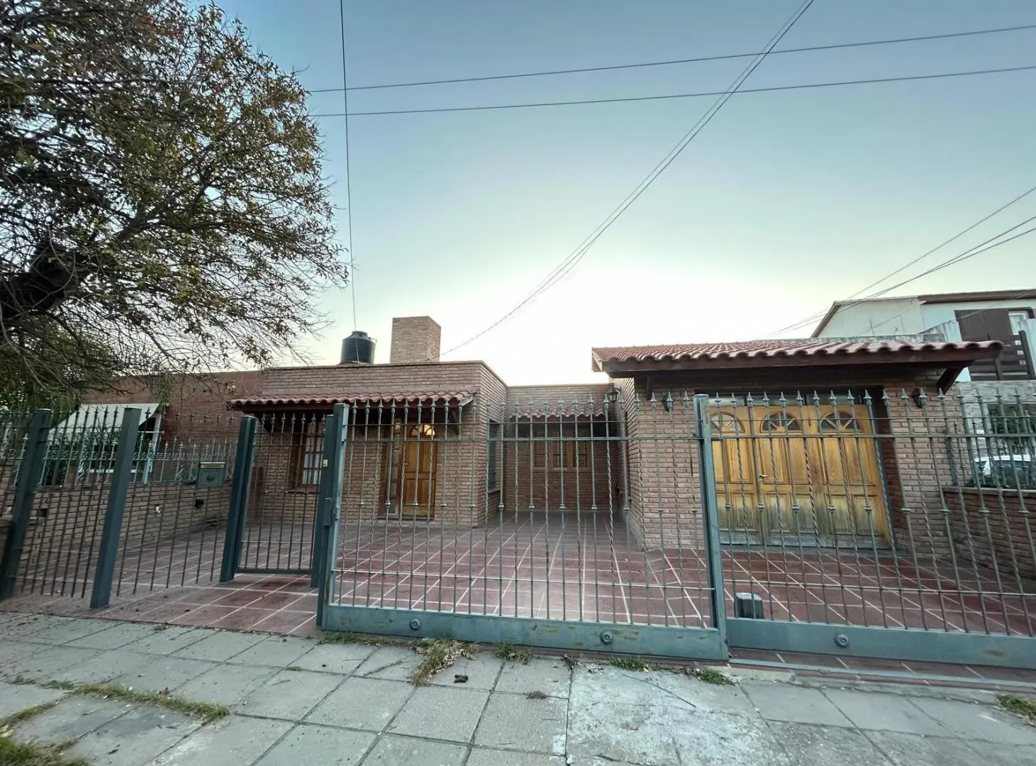 Hermosa Casa mas Dpto independiente en Barrio Lomas del Chateau 4