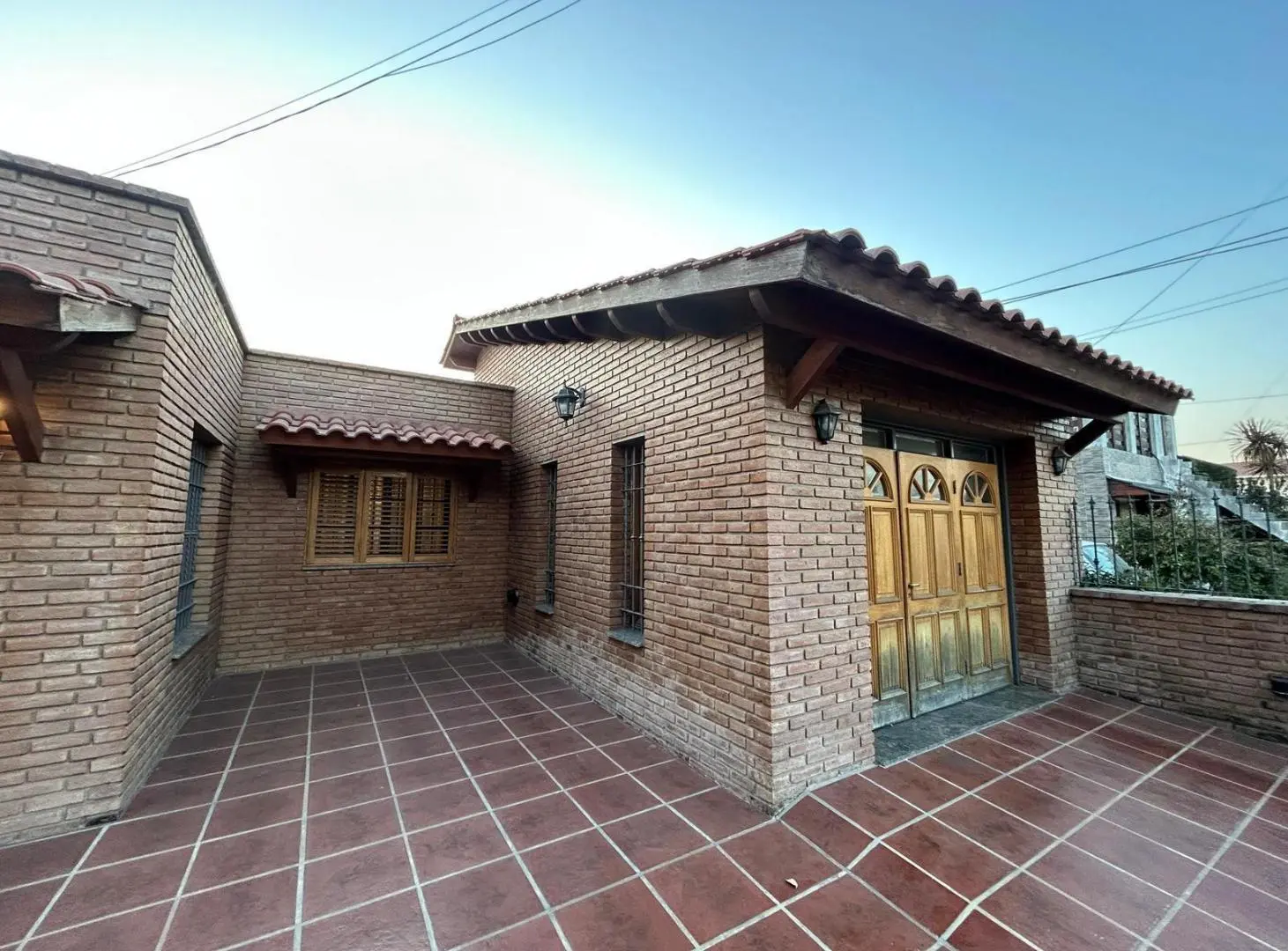 Hermosa Casa mas Dpto independiente en Barrio Lomas del Chateau 3