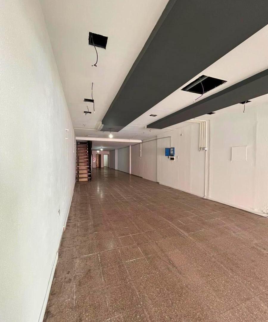Foto de GRAN LOCAL COMERCIAL A MTS DE BV. CHACABUCO, imagen 2
