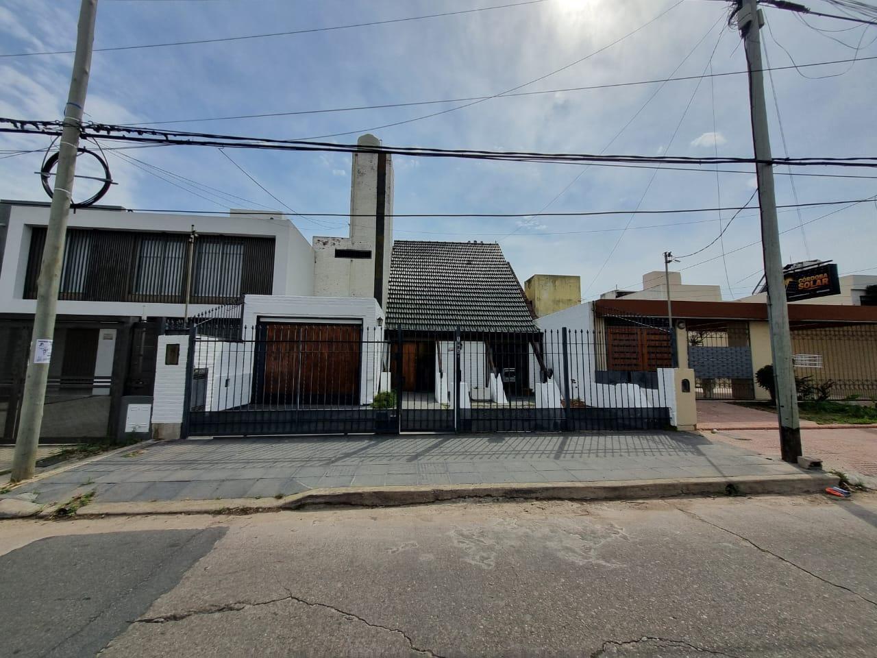 Foto de Casa en Maipú, 2* Sección, 3 Dormitorios, Pileta y Solárium., imagen 2