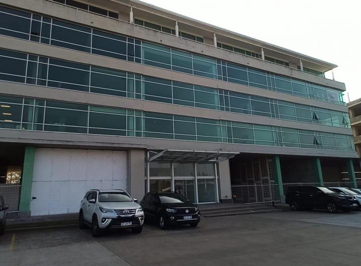 Oficina - Guillermo E Hudson 1