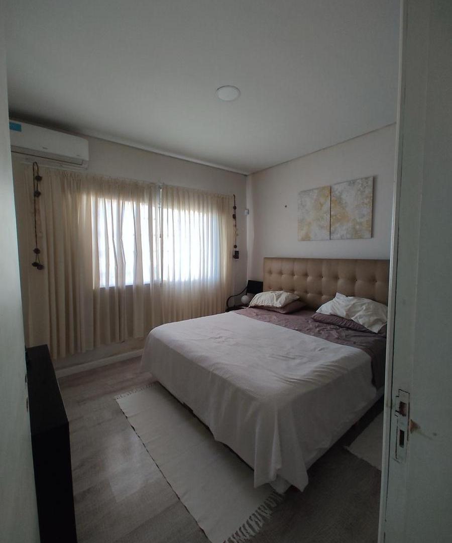 Foto de Casa de 4 ambientes con Pileta en Amoedo 582, imagen 1