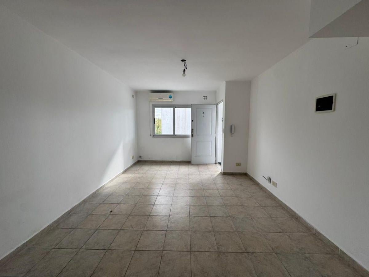 DEPARTAMENTO EN VENTA UBICADO EN 62 ENTRE 27 Y 28