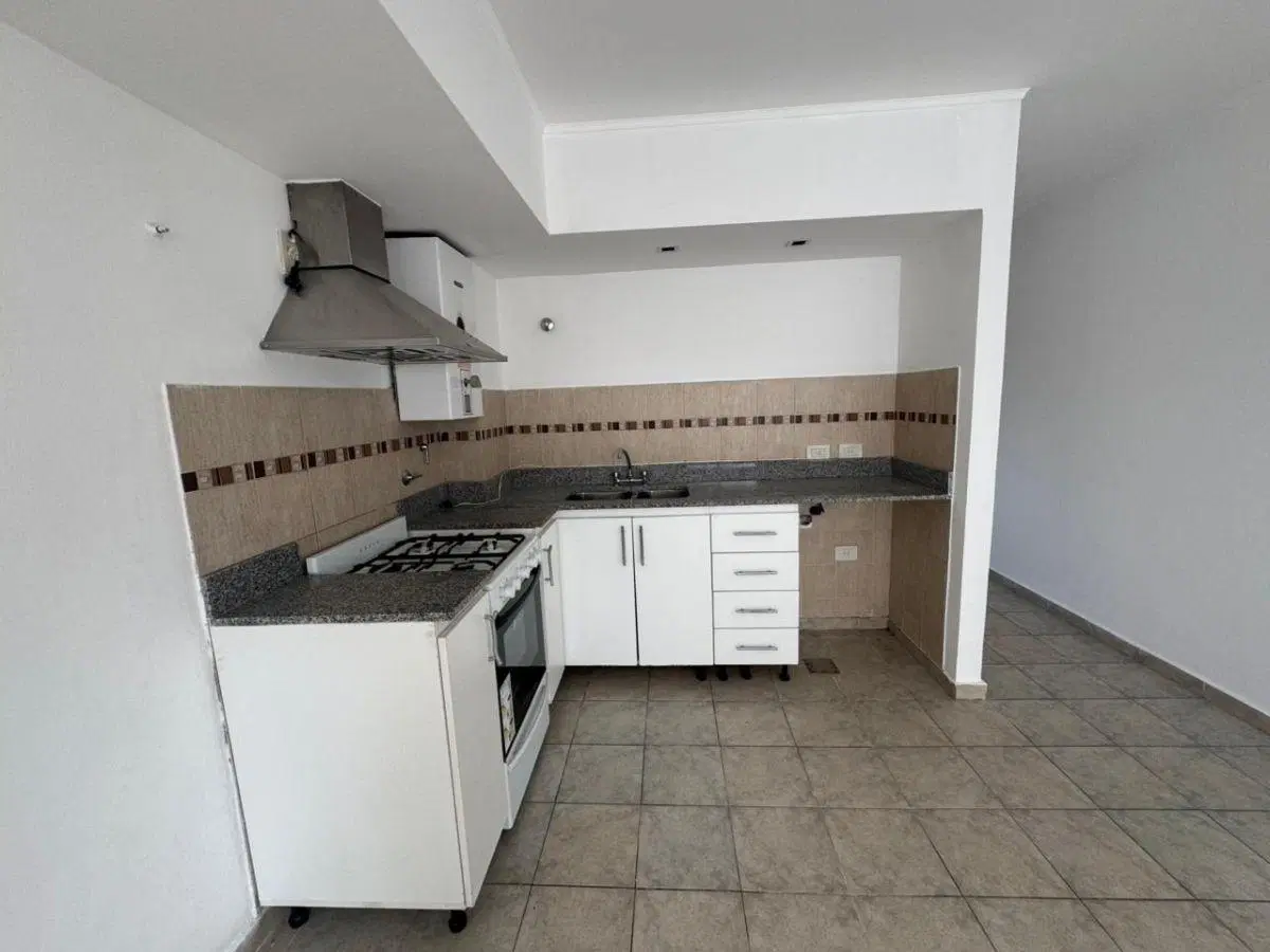 DEPARTAMENTO EN VENTA UBICADO EN 62 ENTRE 27 Y 28 4
