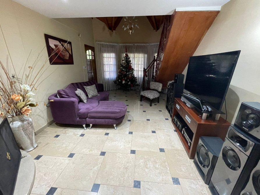 Impecable Chalet en venta sobre lote 10 x 30. Monte Grande
