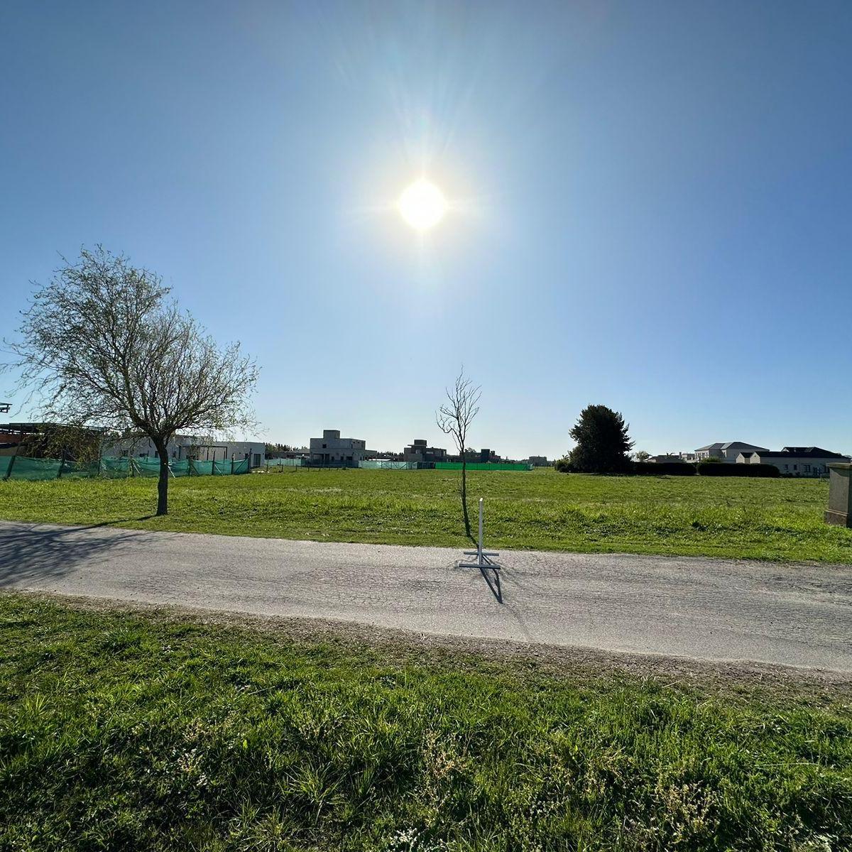 Espectacular lote de 2326 m2 en Fincas del Alba - Canning