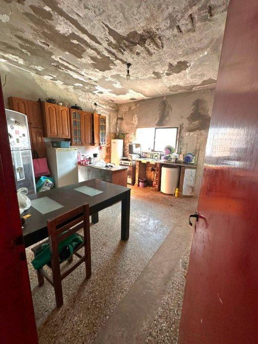 Foto de Casa amplia sobre gran lote - Venta - Monte Grande, imagen 3