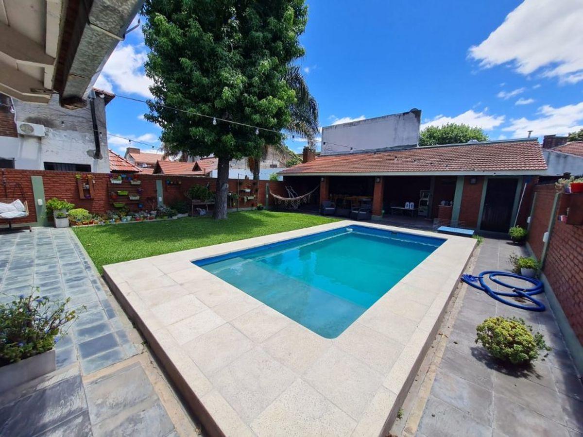 Foto de CASA 3 DORMITORIOS CON PILETA Y QUINCHO EN MONTE GRANDE, imagen 3