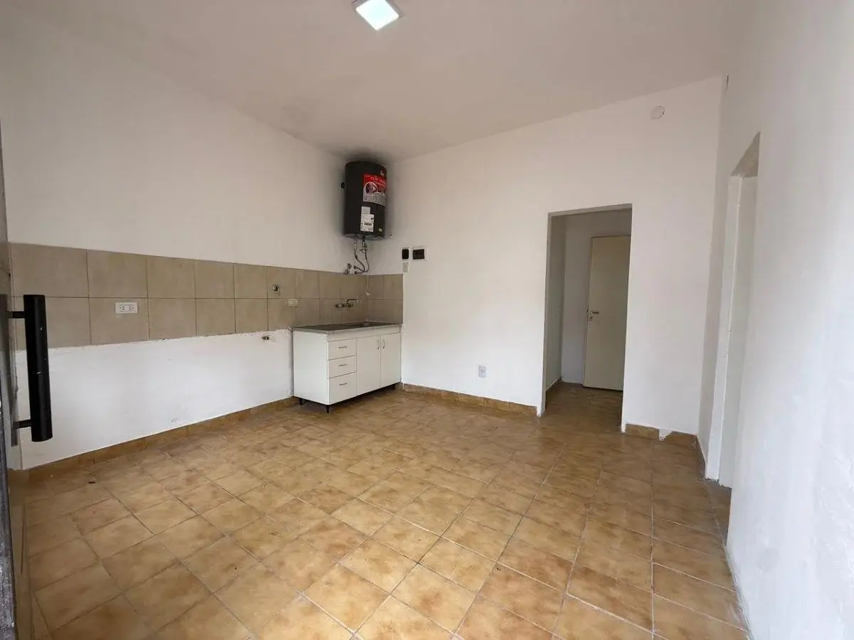 Departamento 2 ambientes con patio compartido - Alquiler Monte Grande 2