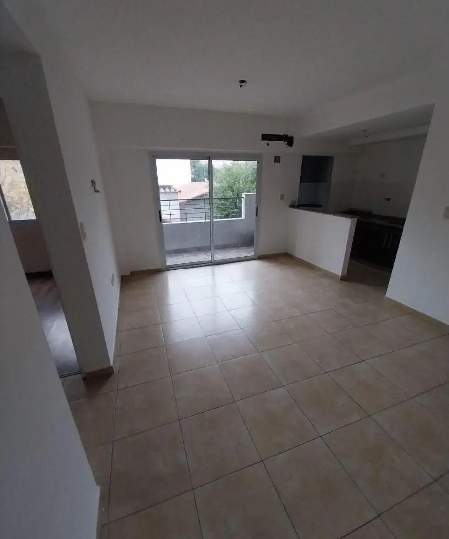 DEPARTAMENTO 2 AMBIENTES CON COCHERA - ALQUILER - MONTE GRANDE 4