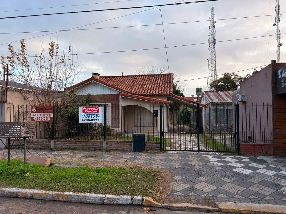 Casa en Venta de 2 Dormitorios en Zona de Monte Grande 2