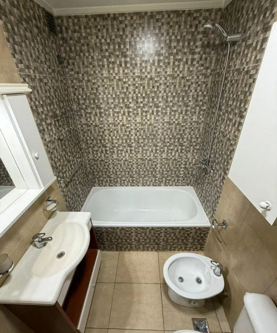 Departamentos 2 ambientes con balcon equipado en centro de Monte Grande - Alquiler 3