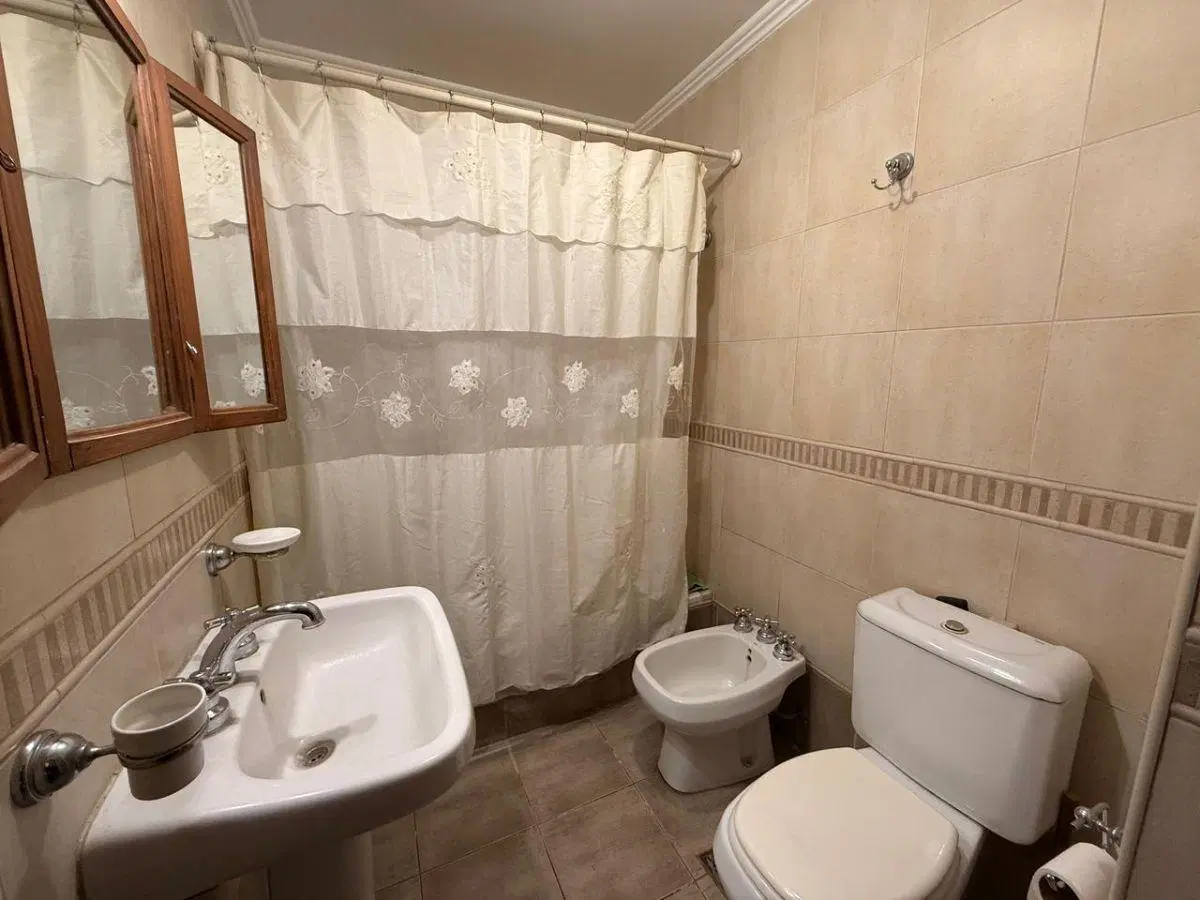 Casa 3 Dormitorios En Venta. Monte Grande 3