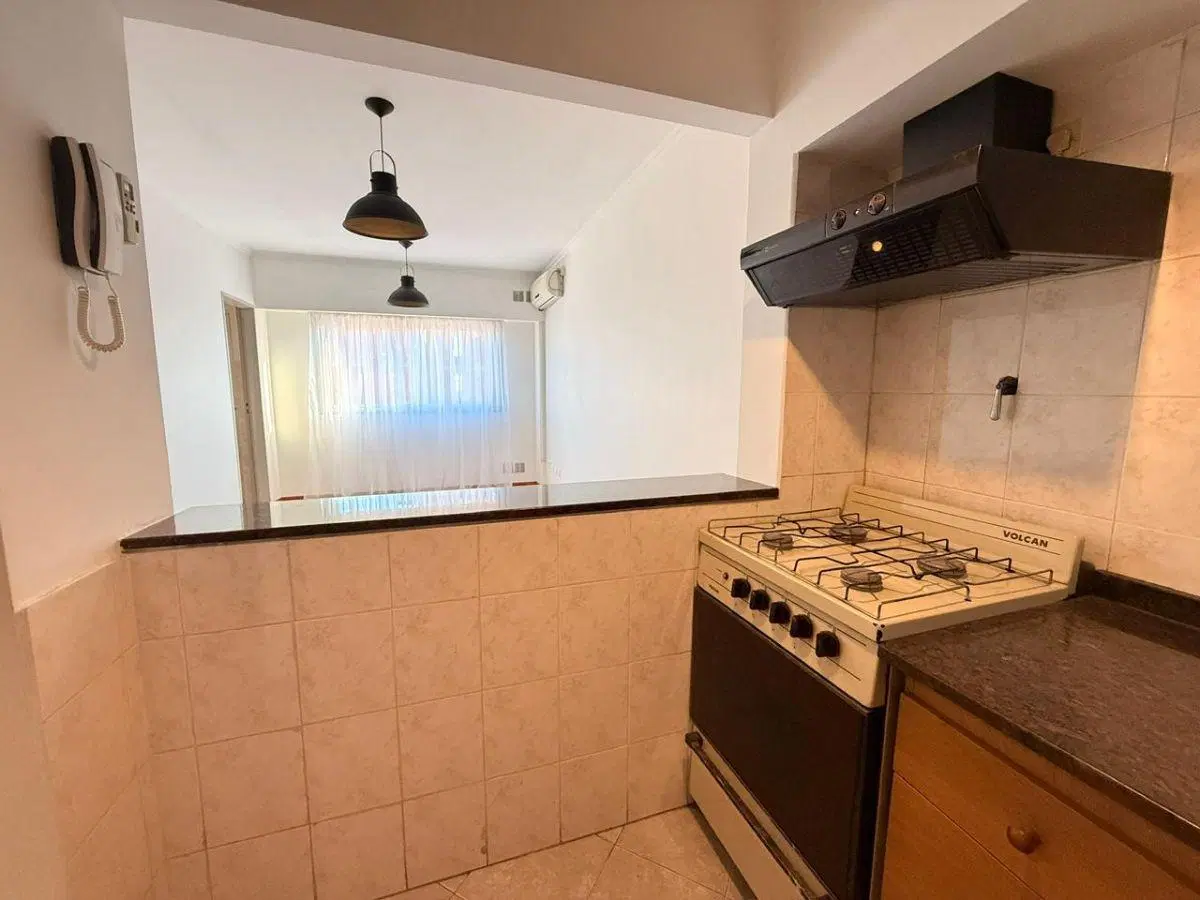 Departamento 2 ambientes con cochera en alquiler. Monte Grande 4