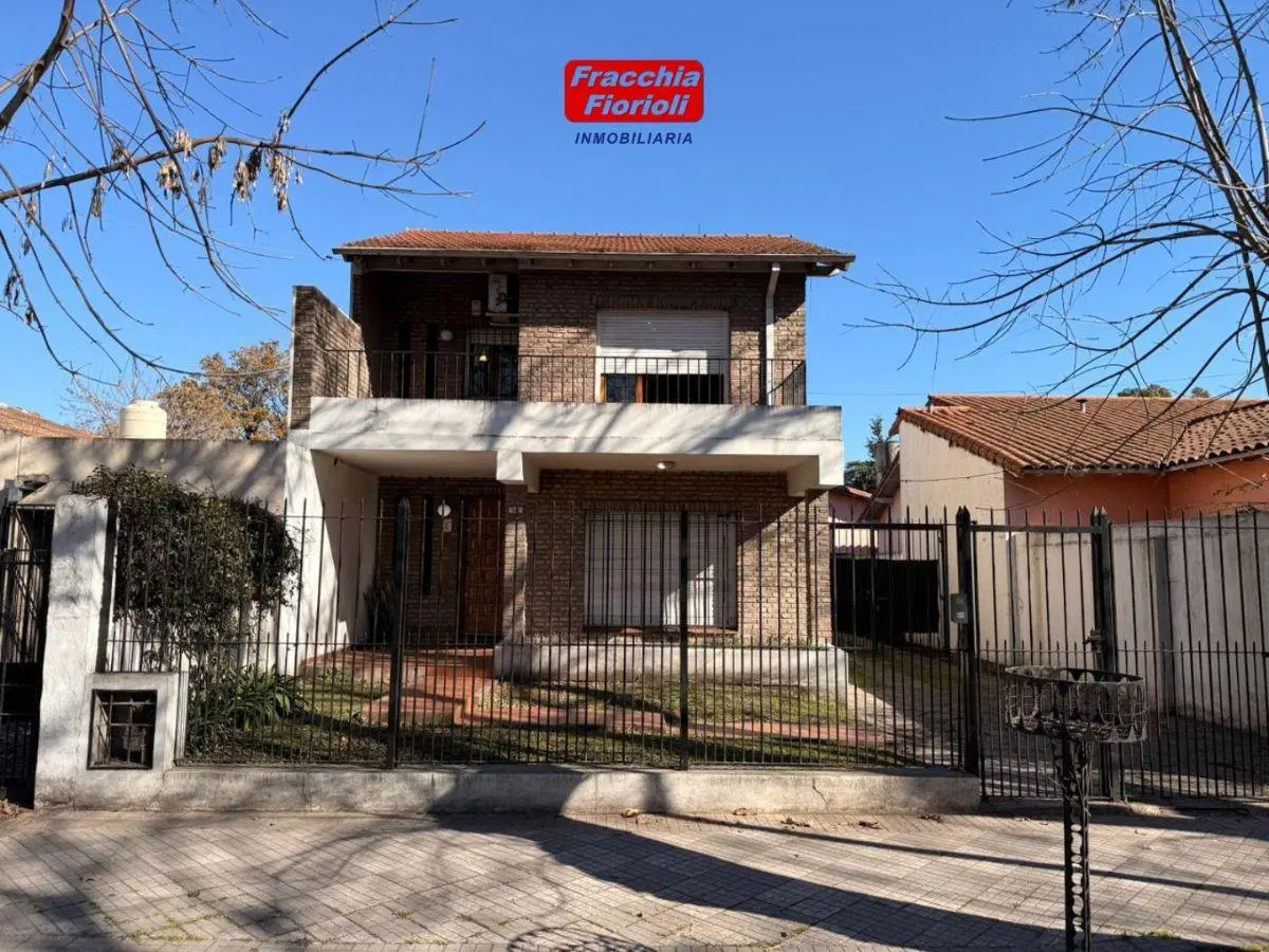 Casa 3 dormitorios en venta apto credito. Monte Grande 5