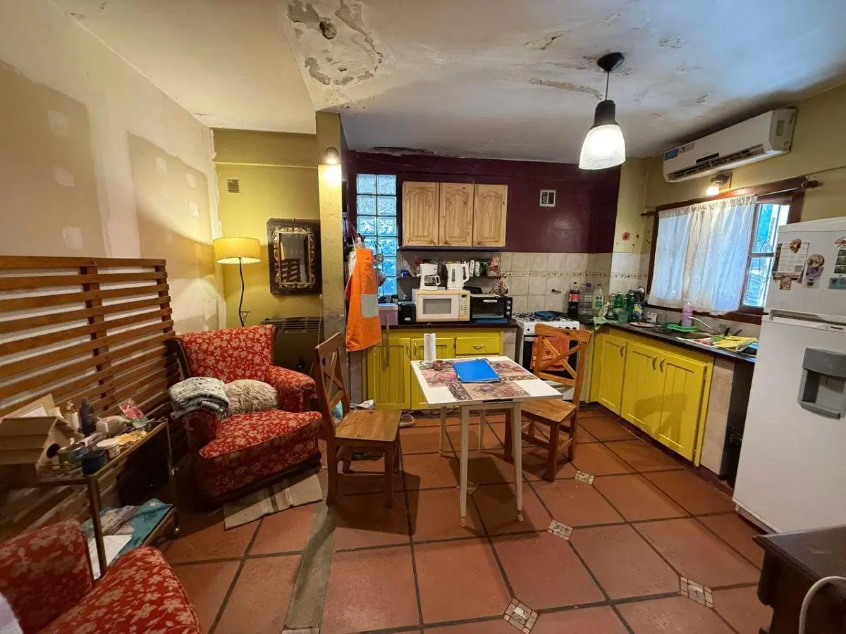 Casa APTO CREDITO 3 ambientes con cochera grande y hermoso jardin - Venta Monte Grande 3