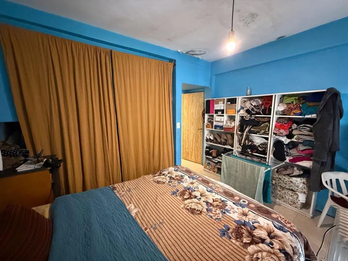 Casa APTO CREDITO 3 ambientes con cochera grande y hermoso jardin - Venta Monte Grande 2