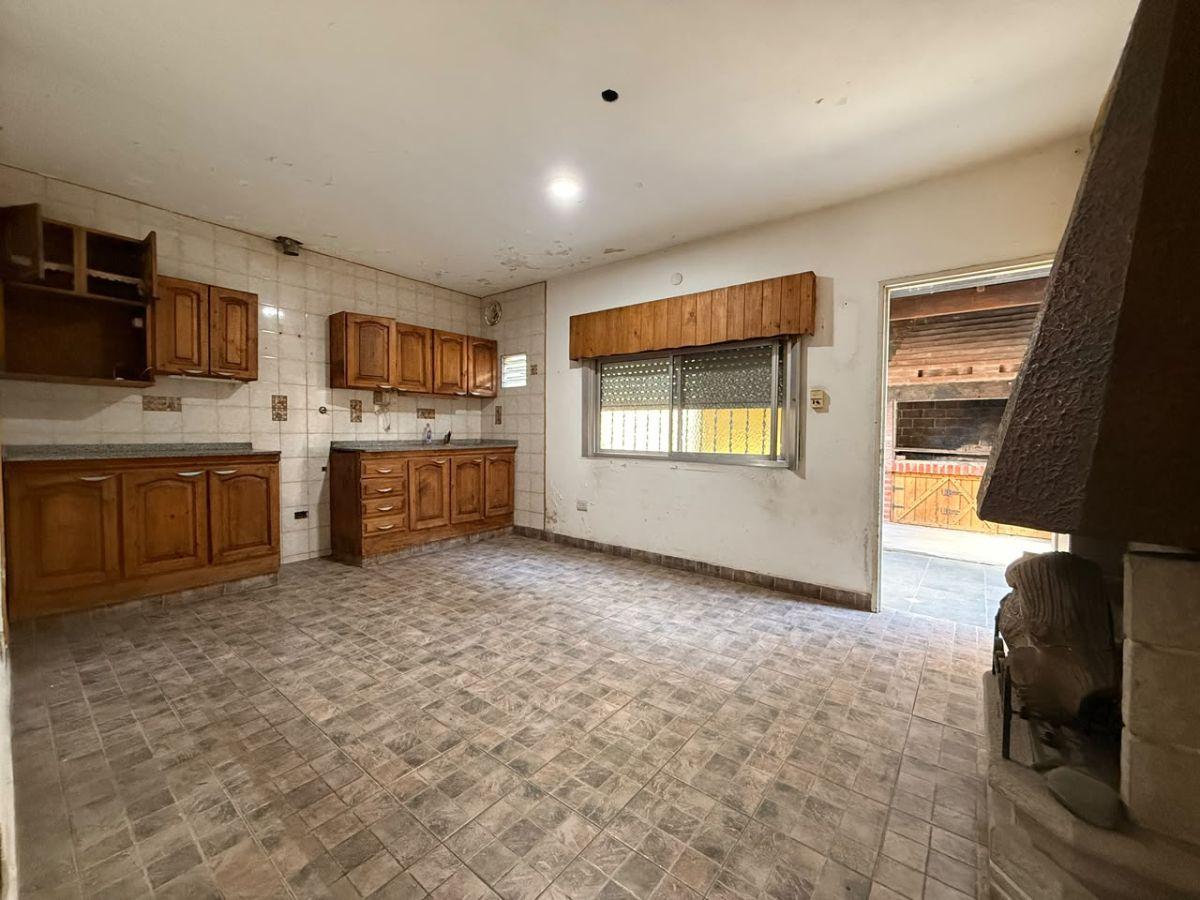Foto de Casa 4 Dormitorios en Venta. Monte Grande, imagen 4