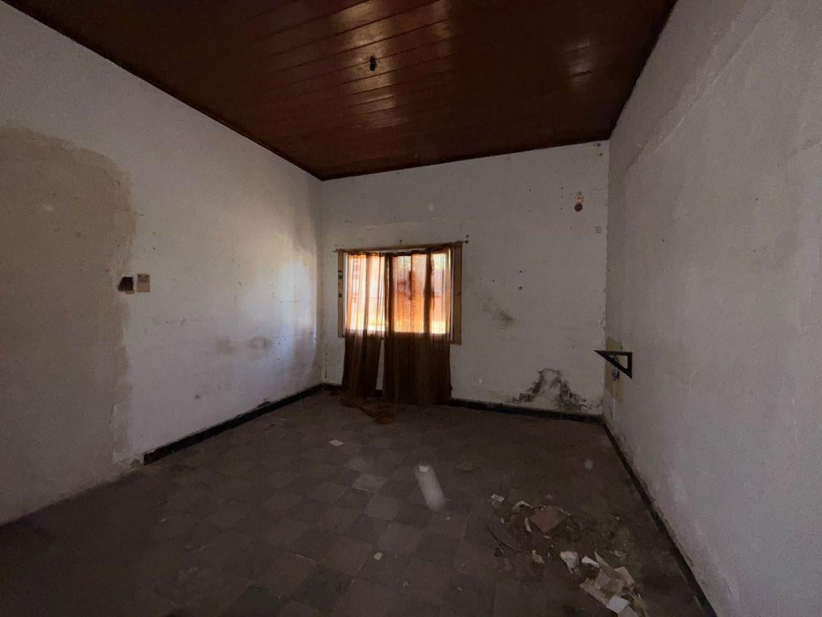 Foto de Casa a Reciclar Sobre Lote 13 x 17 en Venta. El Jaguel, imagen 1