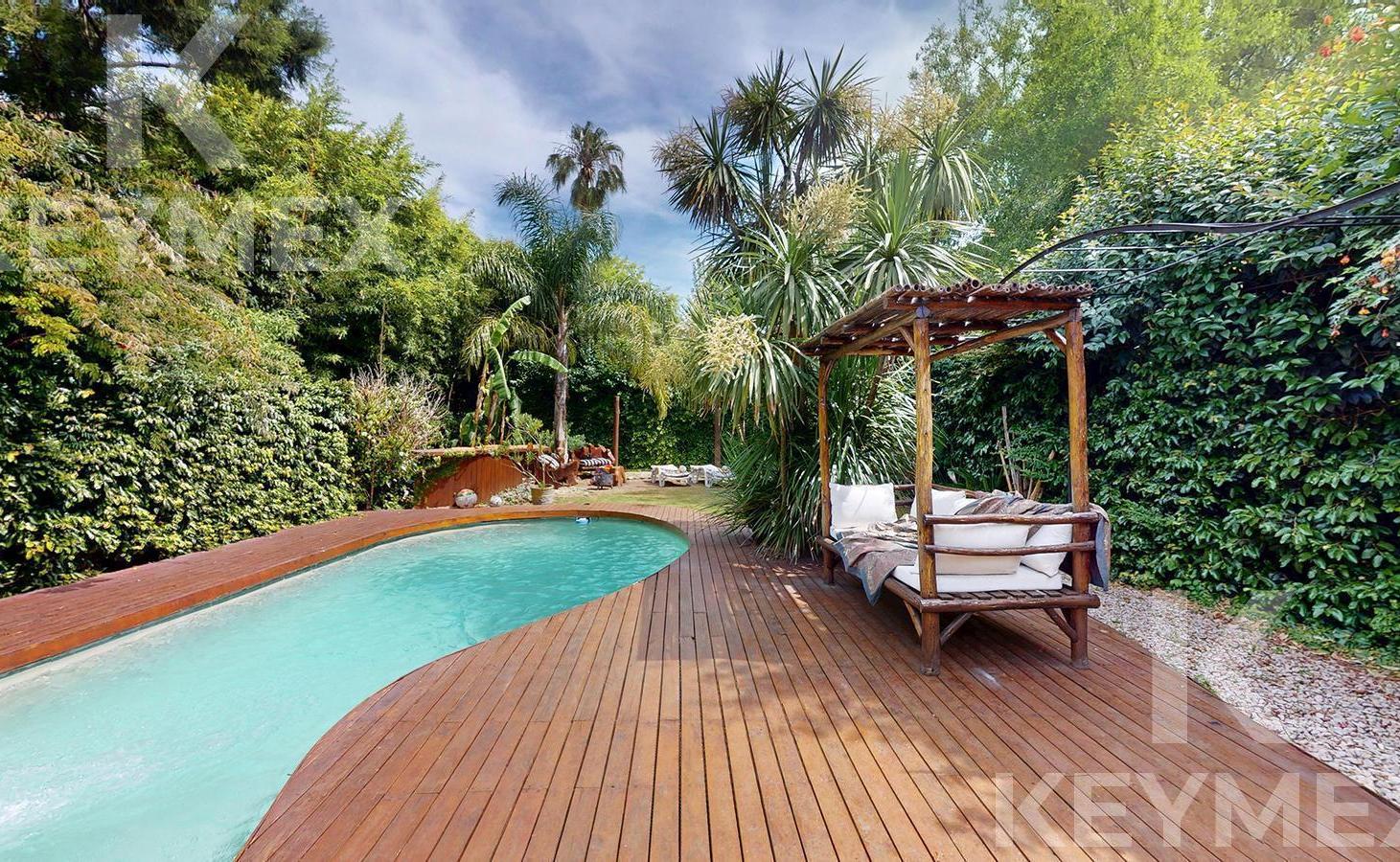 Casa en Venta con 3 dormitorios, mucho parque y pileta gonnet