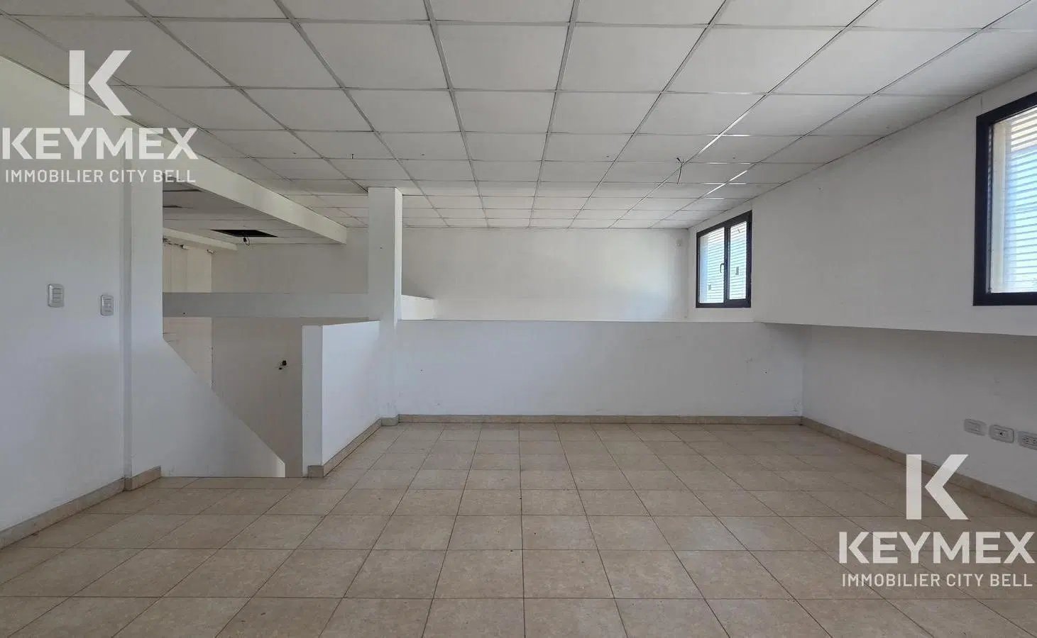 VENTA OFICINA PLANTA ALTA GONNET 2