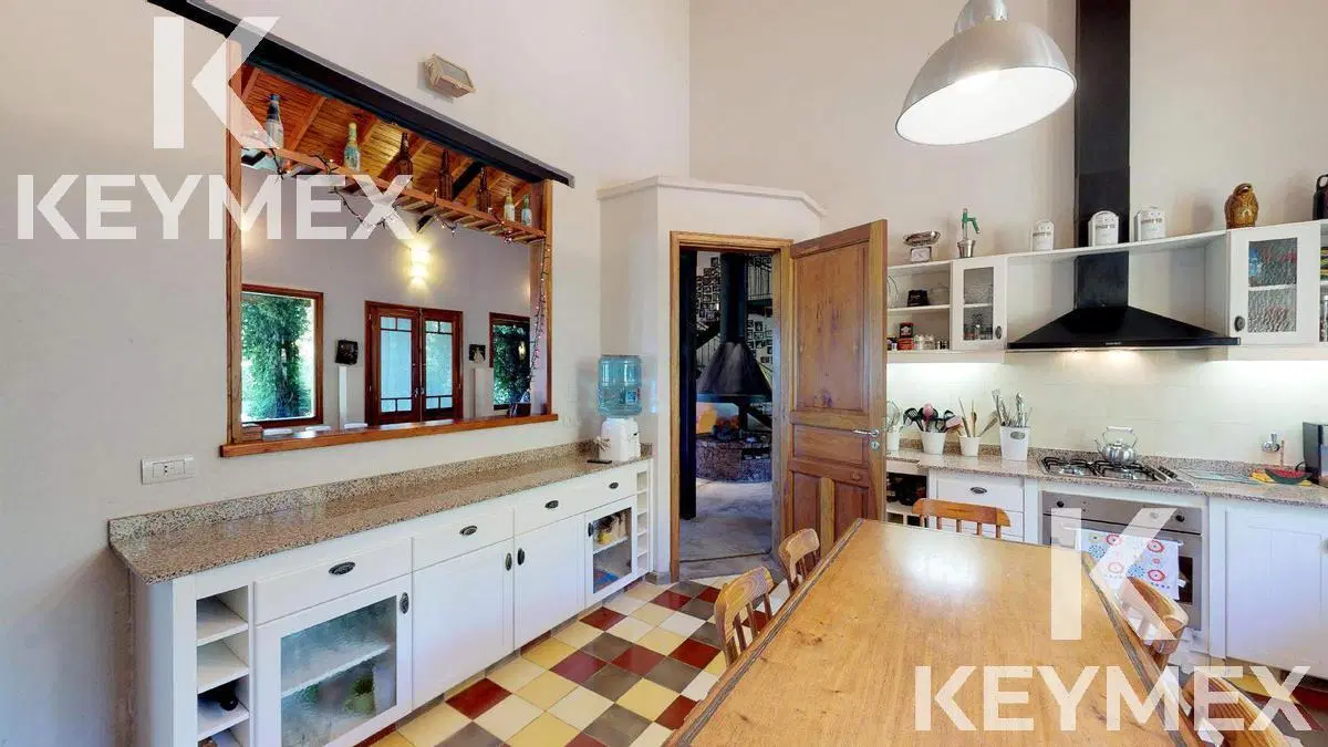 VENTA DE CASA DE 5 DORMITORIOS EN CAMPOS DE ROCA 8