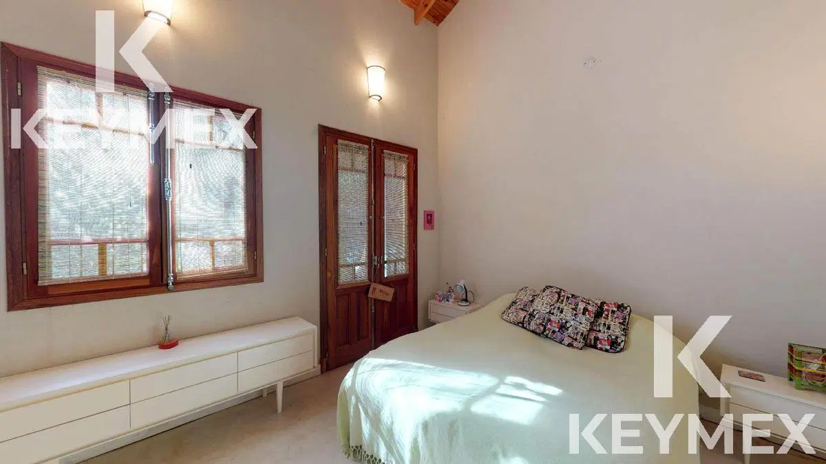 VENTA DE CASA DE 5 DORMITORIOS EN CAMPOS DE ROCA 3