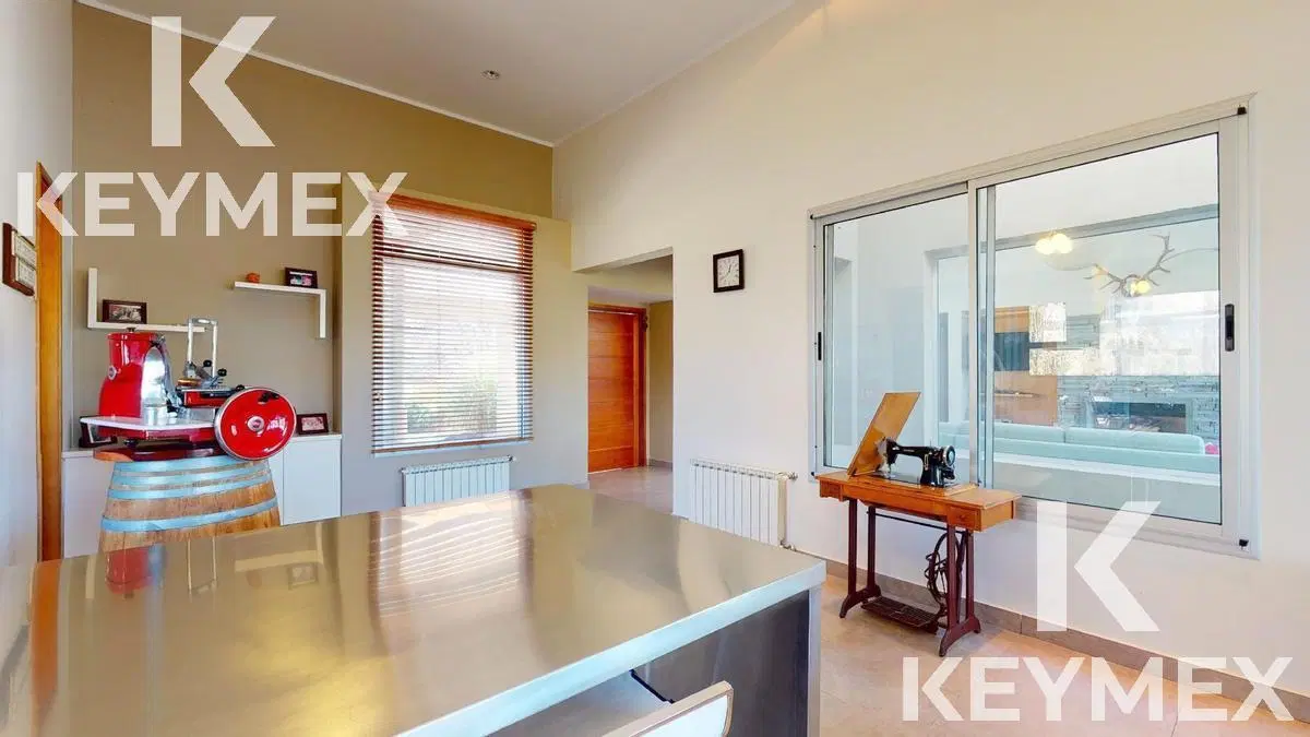VENTA DE CASA DE 4 DORMITOIOS EN CAMPOS DE ROCA 5
