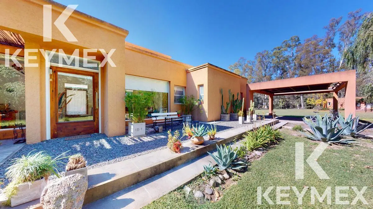 VENTA CASA 4 DORMITORIOS EN CAMPOS DE ROCA 2