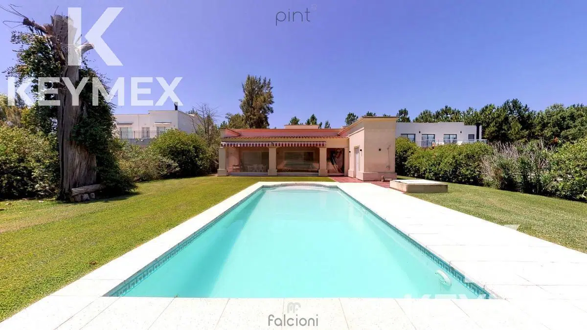 VENTA CASA DE 3 DORMITORIOS EN MIRALAGOS con pie de Golf 4