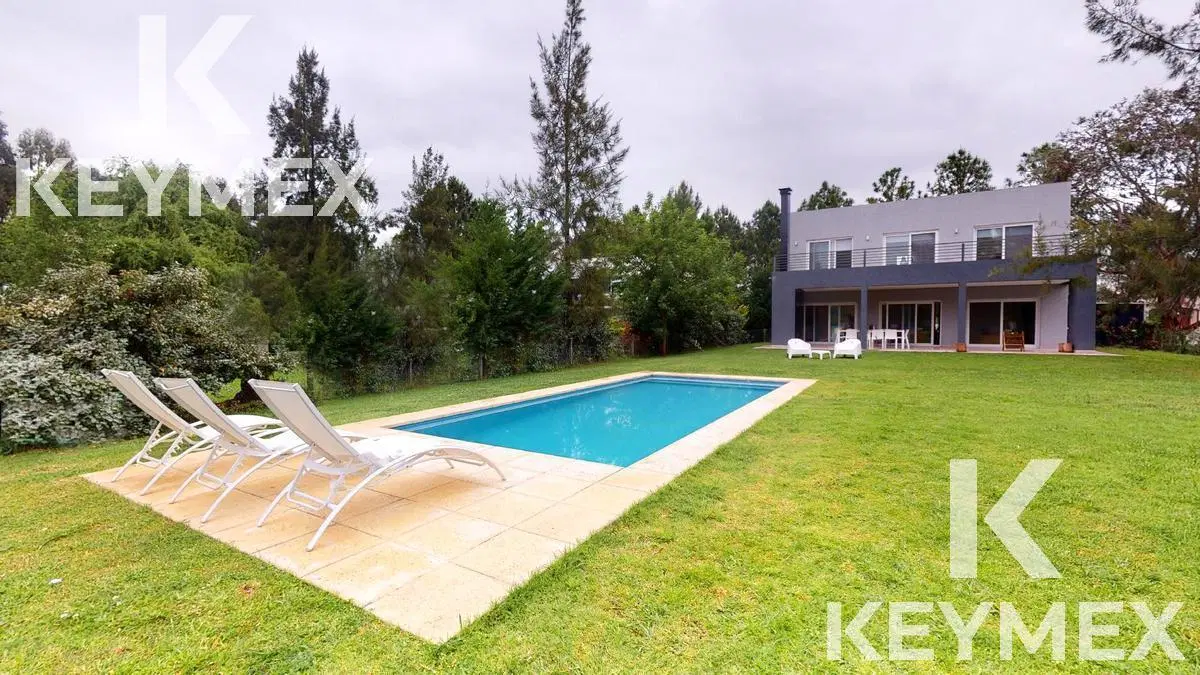 VENTA CASA  DE 5 DORMITORIOS EN MIRALAGOS CON COSTA DE LAGO 1