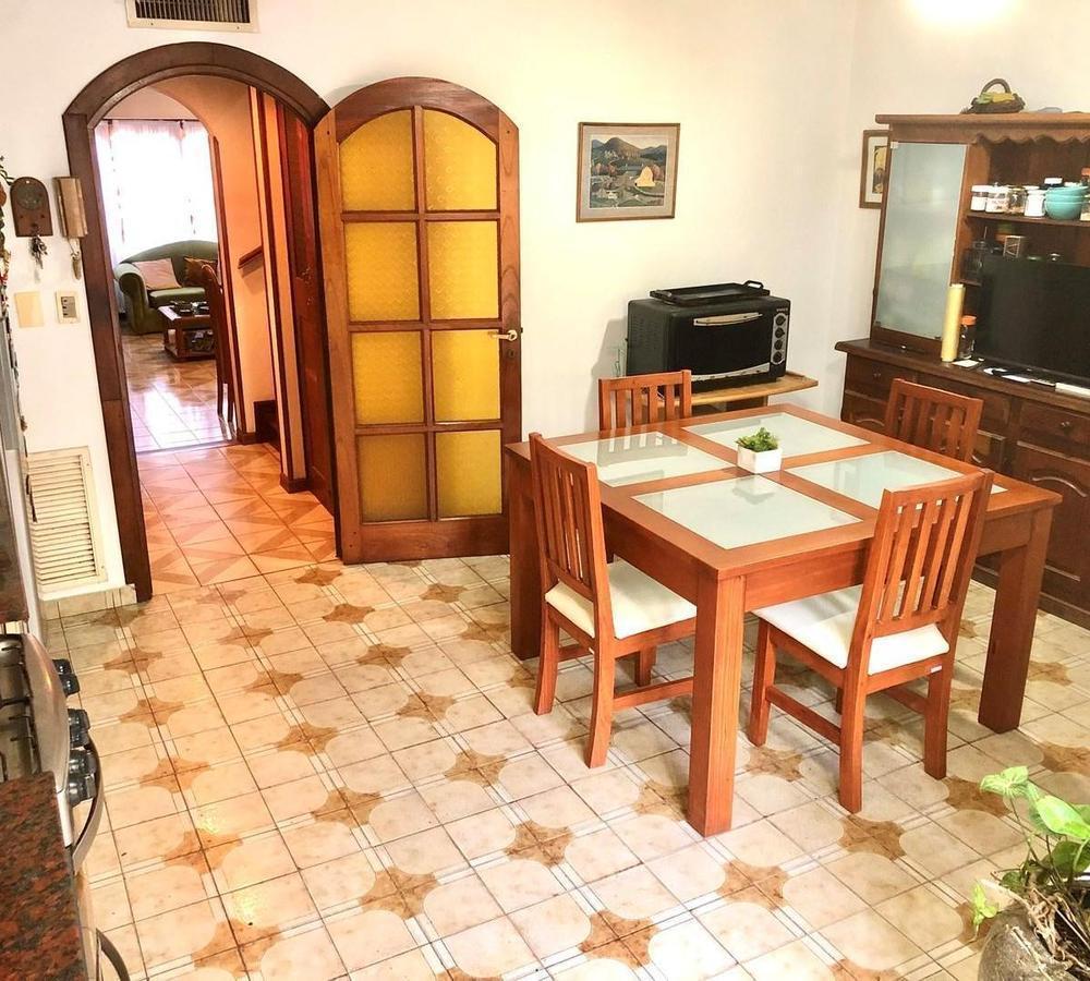 Venta Casa Bernal Cuatro Ambientes Cochera Patio 3