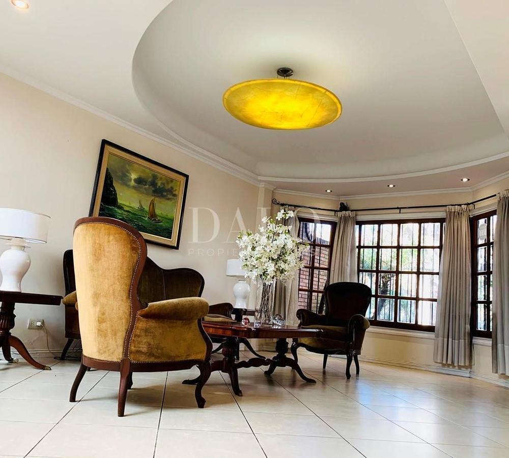 Casa en Venta en San Isidro, Frente Al Hipódromo Oportunidad! 1